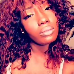 Meet your Posher, Shakia